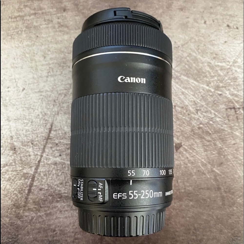 SOLD Canon Zoom EF-S 55-250 mm 1.4-5.6 IS STM lens